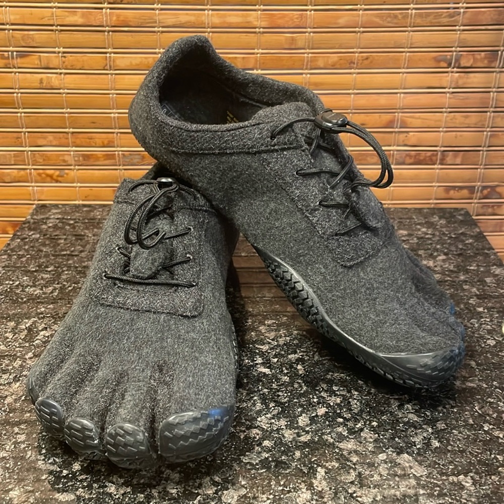 NWT Vibram FiveFingers KSO ECO WOOL 21M8201 Grey/Black Men’s US 8.5-9/ EU 41
